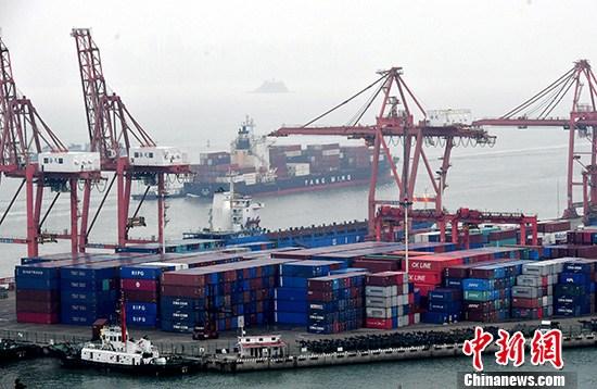 资料图：集装箱港口。/p中新社记者 吕明 摄
